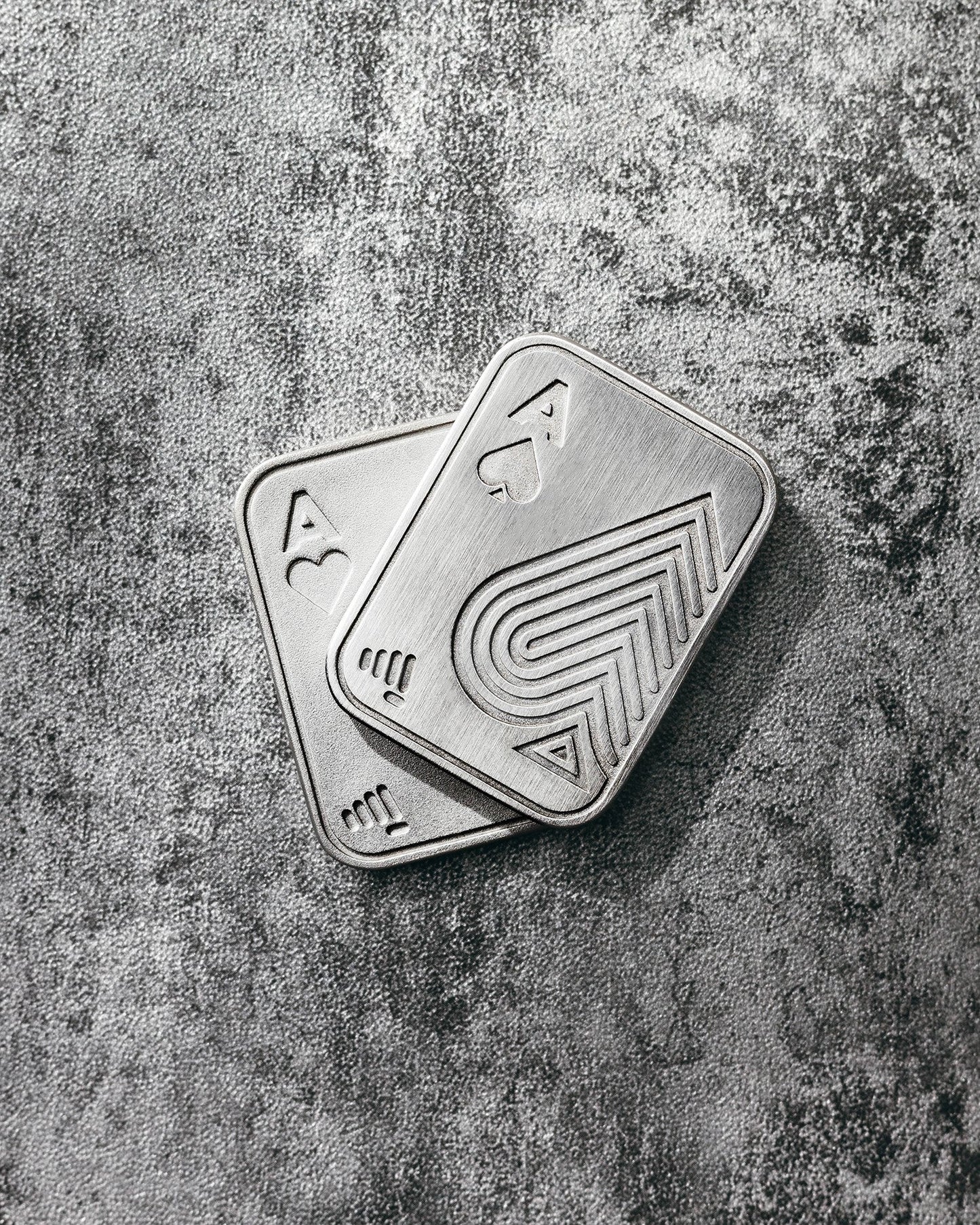 SHUFFLE POCKET ACES V2 (Satin Silver)