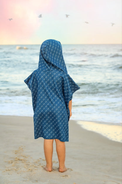 Microfiber blue fish waffle wearable towel