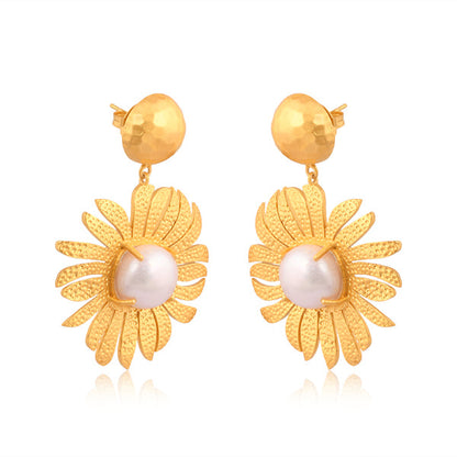 Anemone's Charm Drop Earrings - Pearl