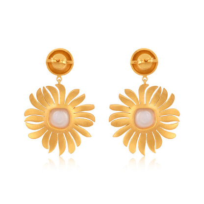 Anemone's Charm Drop Earrings - Pearl