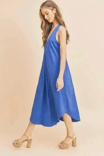Aemi + Co Front Pleat Detail V-Neck Sleeveless Midi Dress